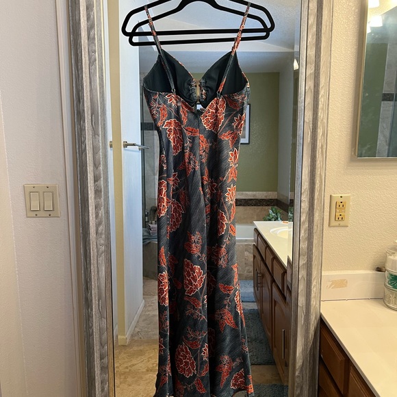 Melancholy Resin Buckle Midi Dress Botanic Print Sage - Picture 4 of 4